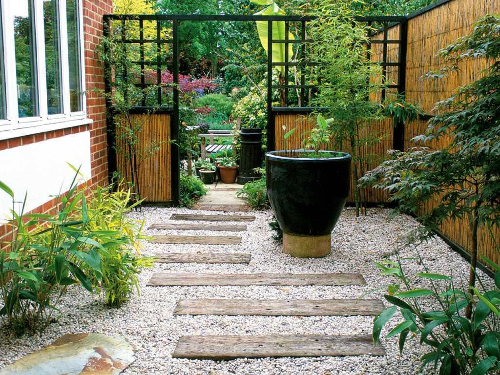 Thiết kế sân vườn nhỏ xinh xắn cho căn nhà của bạn